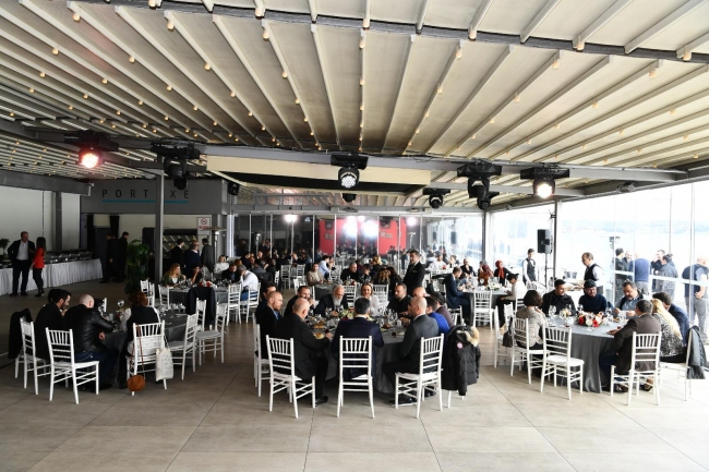 İstanbul Valisi Yerlikaya radyocularla buluştu